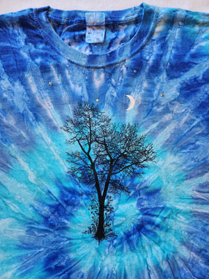 Tree on spiral tie-dye